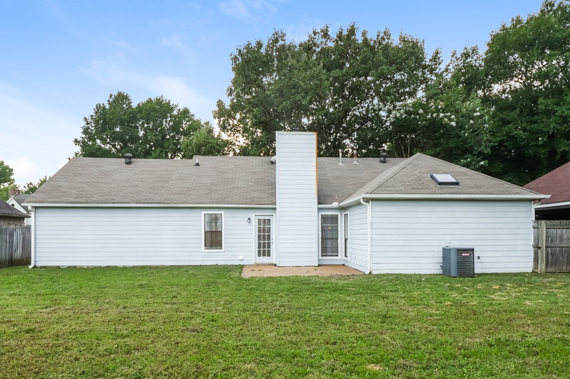 1,610/Mo, 2590 Laurelcrest Dr Memphis, TN 38133 Rear View