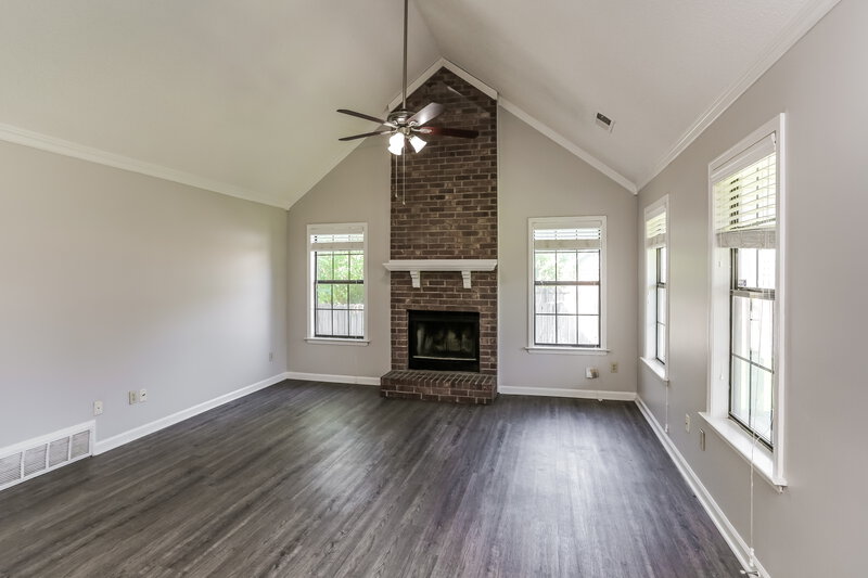 1,680/Mo, 7850 Deer Cove Memphis, TN 38133 Living Room View