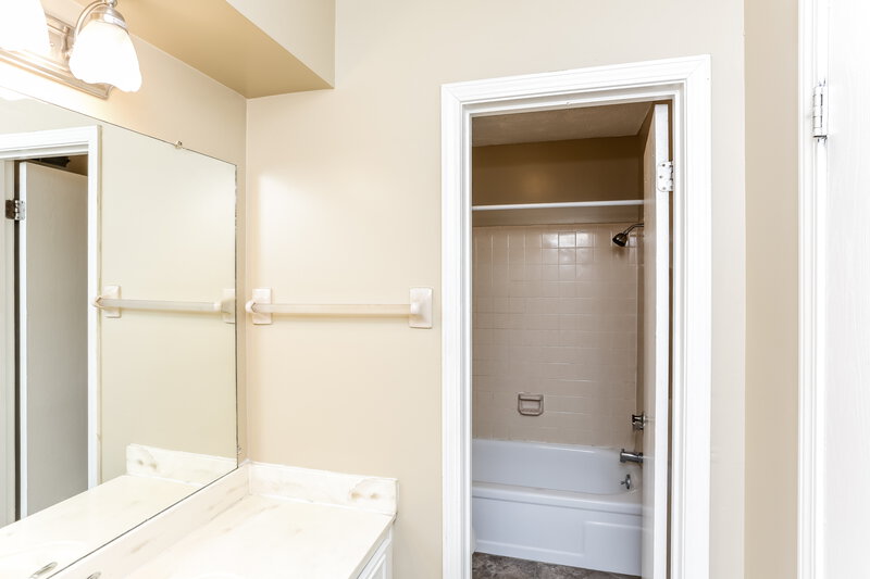 1,630/Mo, 6296 Ashton Rd Memphis, TN 38134 Bathroom View