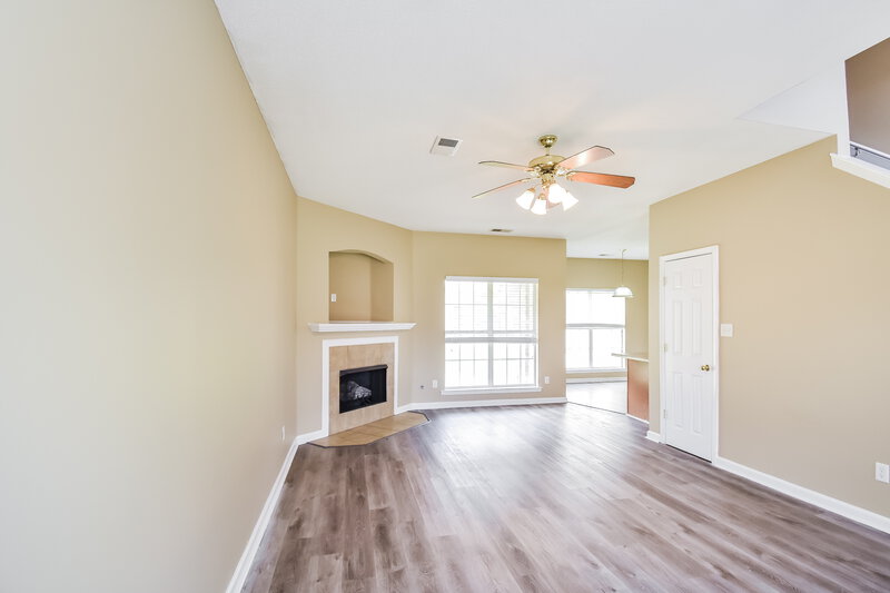 2,170/Mo, 4599 Tulip Bend Dr Memphis, TN 38135 Living Room View 2