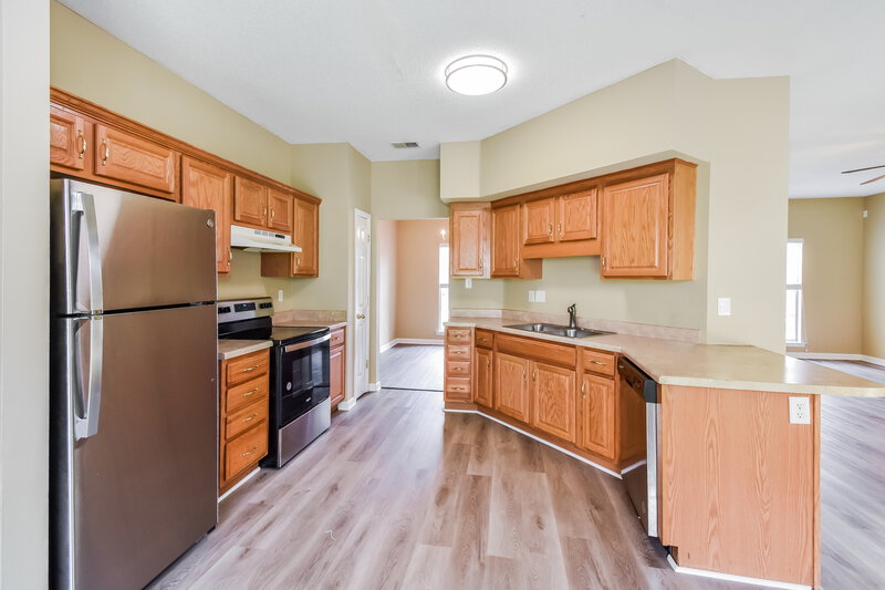 2,170/Mo, 4599 Tulip Bend Dr Memphis, TN 38135 Kitchen View 2