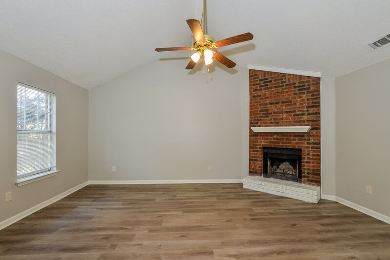 1,390/Mo, 6597 Sungate Dr S Memphis, TN 38135 Living Room View