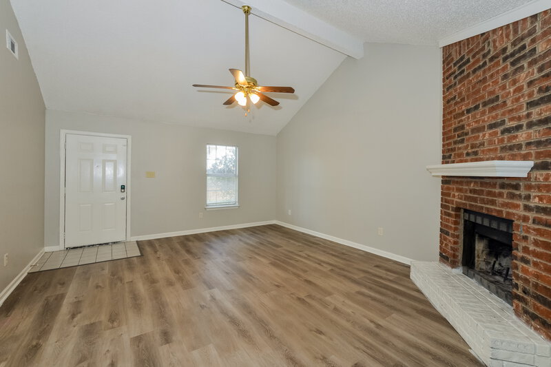 1,390/Mo, 6597 Sungate Dr S Memphis, TN 38135 Living Room View 3