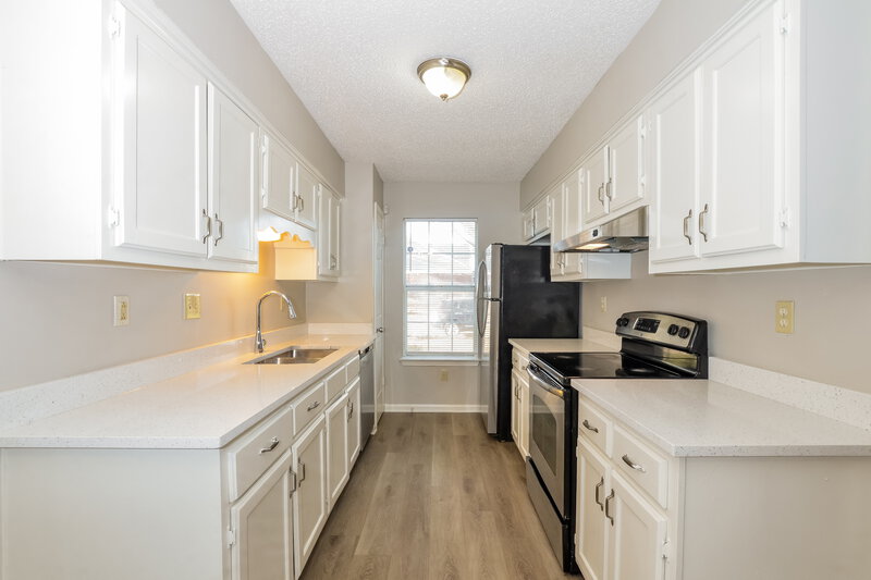 1,390/Mo, 6597 Sungate Dr S Memphis, TN 38135 Kitchen View 2