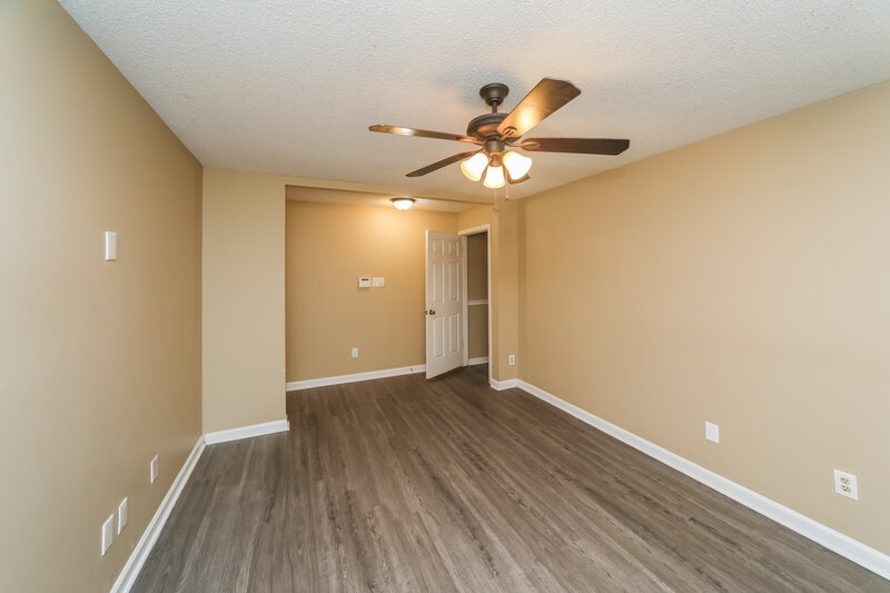 1,655/Mo, 5689 Riverhead Ave Memphis, TN 38135 Main Bedroom View