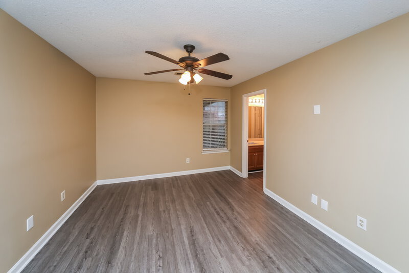 1,655/Mo, 5689 Riverhead Ave Memphis, TN 38135 Main Bedroom View 2