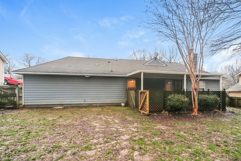 1,655/Mo, 5689 Riverhead Ave Memphis, TN 38135 Rear View