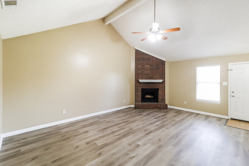 1,735/Mo, 3650 Dawnridge Cove Memphis, TN 38135 Living Room View