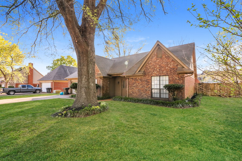 3,430/Mo, 3833 Altruria Rd Memphis, TN 38135 Front View