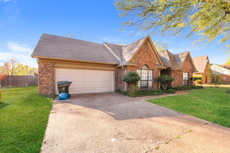 3,430/Mo, 3833 Altruria Rd Memphis, TN 38135 Front View 2