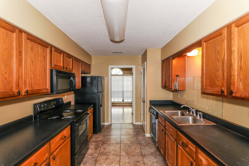 3,430/Mo, 3833 Altruria Rd Memphis, TN 38135 Kitchen View 2
