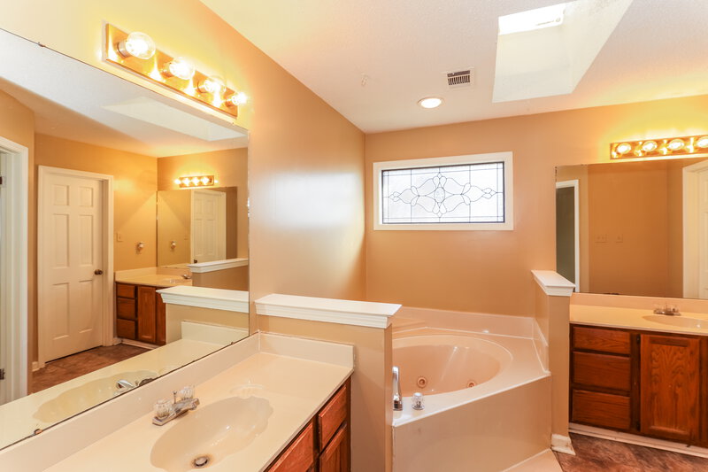 3,430/Mo, 3833 Altruria Rd Memphis, TN 38135 Master Bedroom View