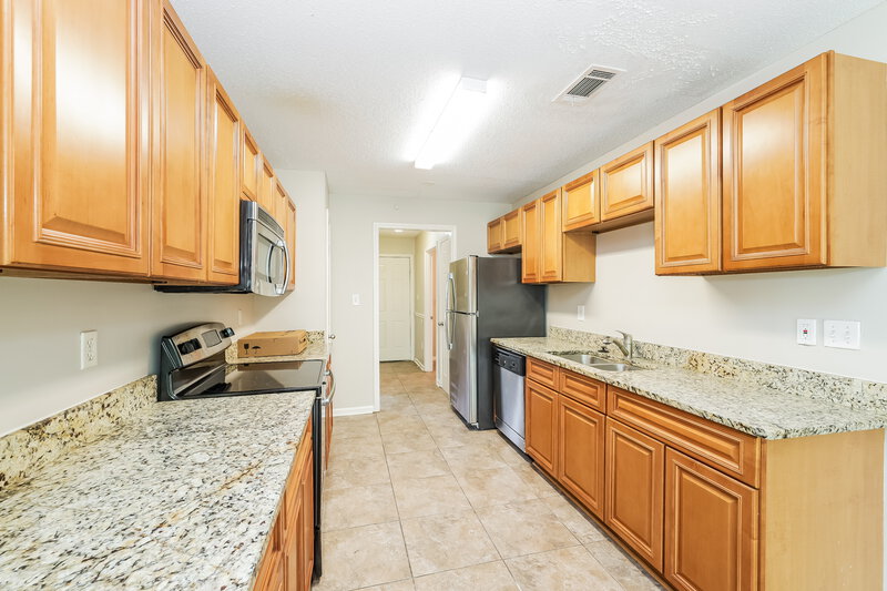 1,690/Mo, 3910 Pecanville Cove Memphis, TN 38135 Kitchen View