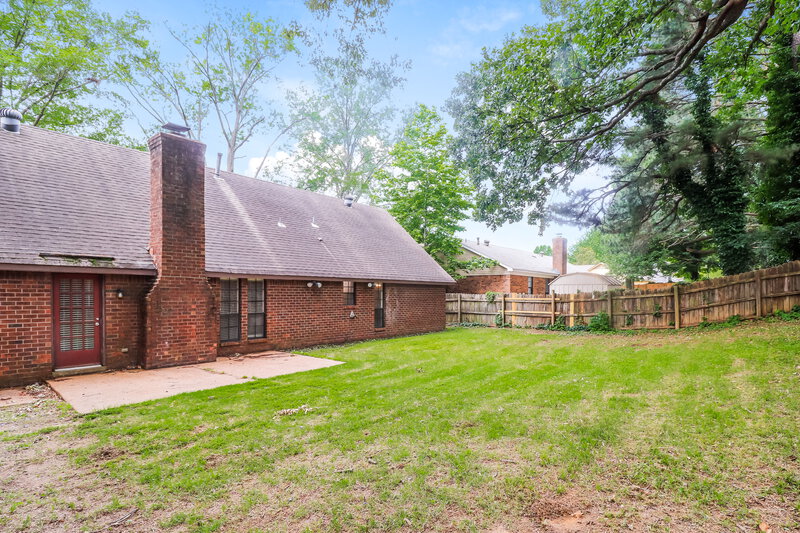 2,140/Mo, 5672 Remsen Ave Memphis, TN 38135 Rear View