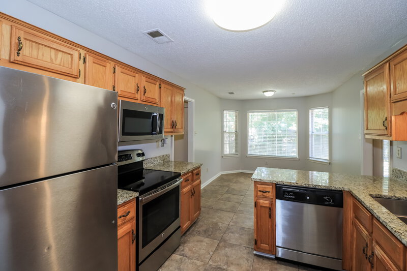 2,400/Mo, 5686 Richburg Rd Memphis, TN 38135 Kitchen View