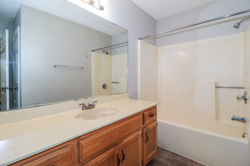 2,400/Mo, 5686 Richburg Rd Memphis, TN 38135 Main Bathroom View
