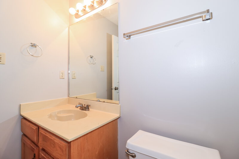2,400/Mo, 5686 Richburg Rd Memphis, TN 38135 Bathroom View