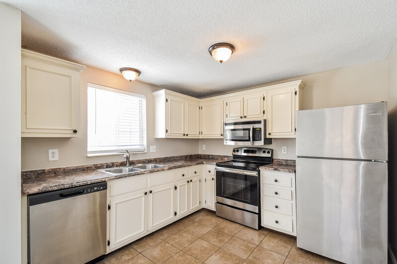 2,085/Mo, 6815 Azalea Hill Cove Memphis, TN 38135 Kitchen View