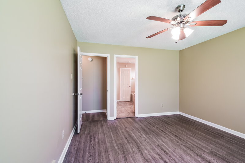 1,810/Mo, 6498 Heatherwood Dr Memphis, TN 38141 Main Bedroom View
