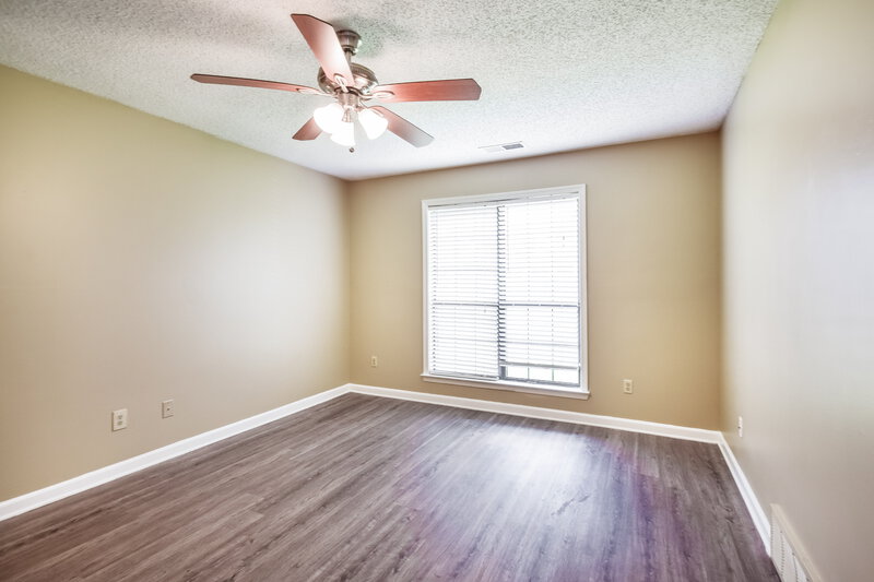 1,810/Mo, 6498 Heatherwood Dr Memphis, TN 38141 Main Bedroom View 2