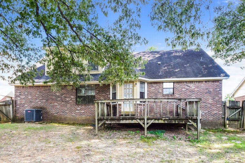 1,810/Mo, 6498 Heatherwood Dr Memphis, TN 38141 Rear View