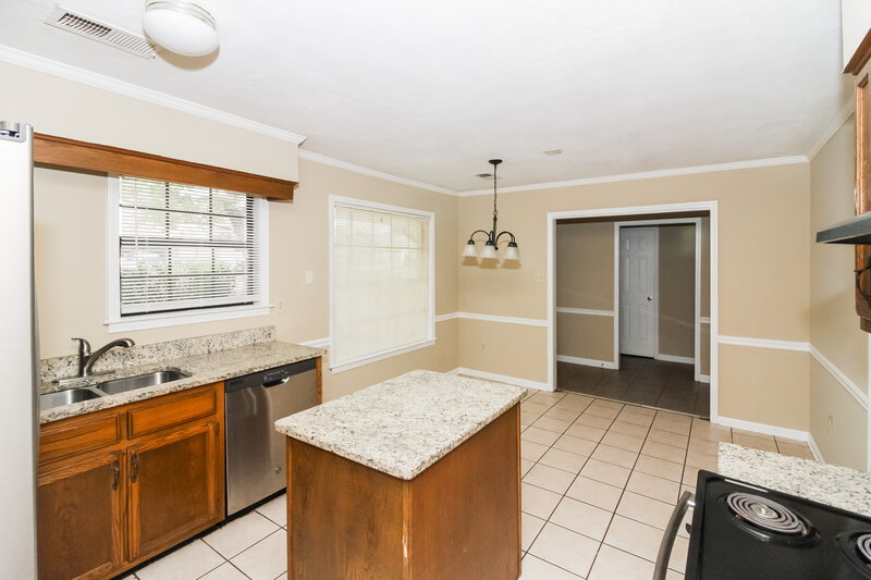 1,620/Mo, 4760 Barkshire Dr Memphis, TN 38141 Kitchen View
