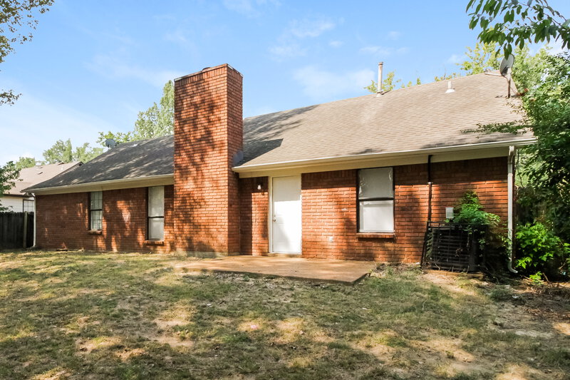 1,620/Mo, 4760 Barkshire Dr Memphis, TN 38141 Rear View