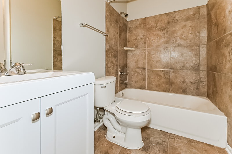 1,780/Mo, 4942 Copper Valley Cove Memphis, TN 38141 Bathroom View
