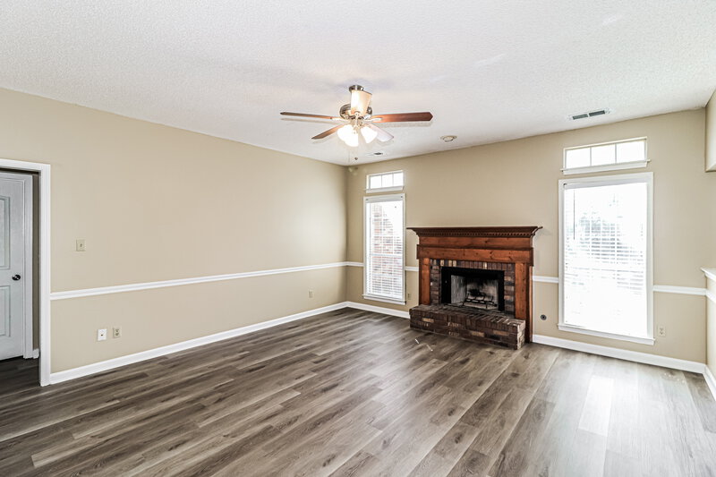 1,610/Mo, 5415 Ross Rd Memphis, TN 38141 Living Room View