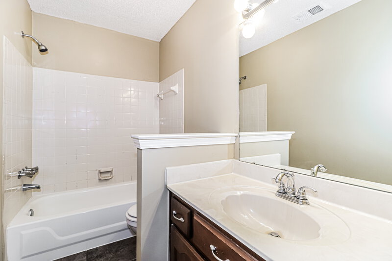 1,610/Mo, 5415 Ross Rd Memphis, TN 38141 Bathroom View