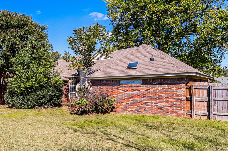 1,610/Mo, 5415 Ross Rd Memphis, TN 38141 Rear View 2