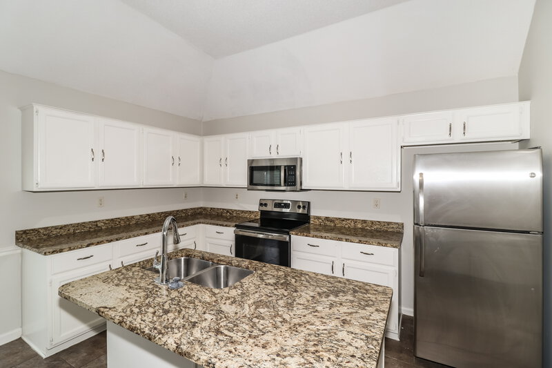 1,580/Mo, 6458 Valley Oak Dr Memphis, TN 38141 Kitchen View 2