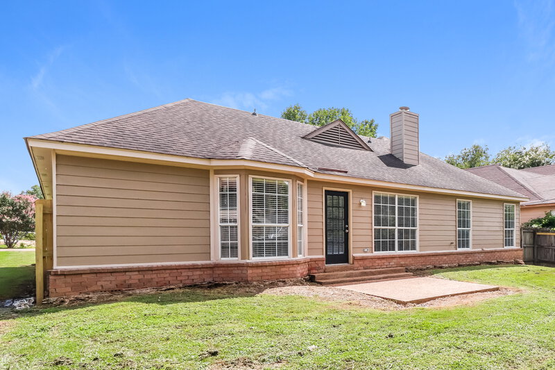 1,580/Mo, 6458 Valley Oak Dr Memphis, TN 38141 Rear View