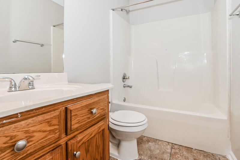 1,720/Mo, 4895 Copper Valley Cove Memphis, TN 38141 Bathroom View