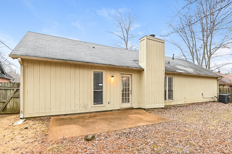 1,460/Mo, 4780 Barkshire Dr Memphis, TN 38141 Rear View
