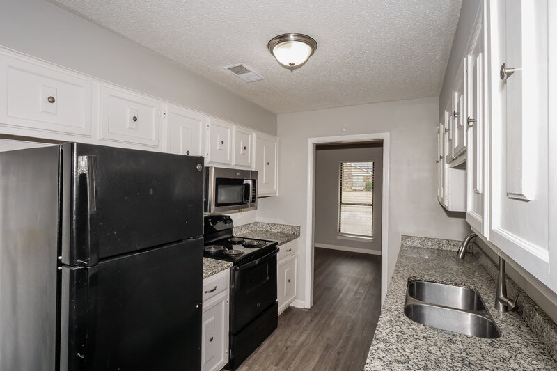 1,490/Mo, 6683 Beaverlodge Dr Memphis, TN 38141 Kitchen View