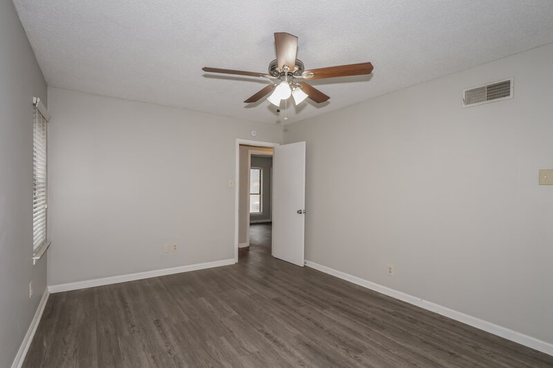 1,490/Mo, 6683 Beaverlodge Dr Memphis, TN 38141 Main Bedroom View 2