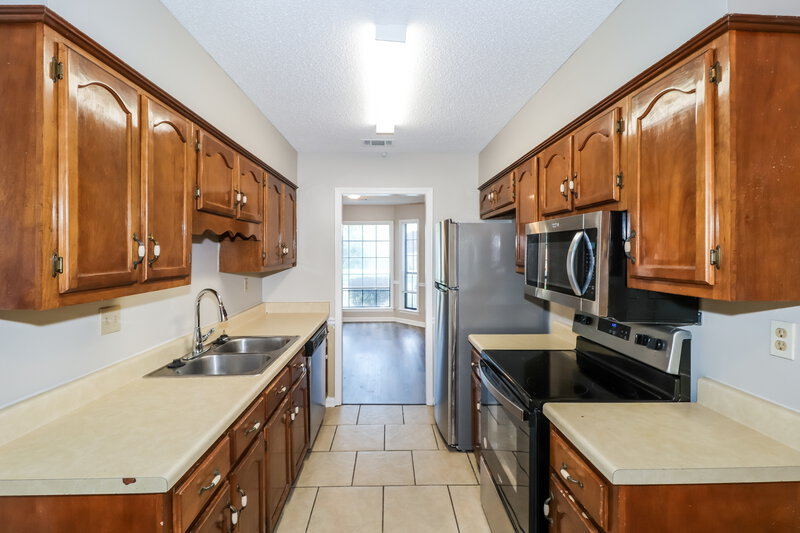 1,550/Mo, 6638 Meadow Bend Dr Memphis, TN 38141 Kitchen View 2