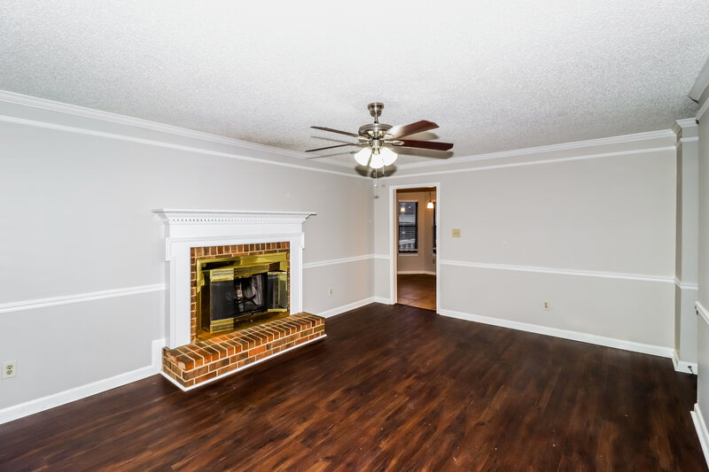 1,590/Mo, 4893 Barkshire Dr Memphis, TN 38141 Living Room View