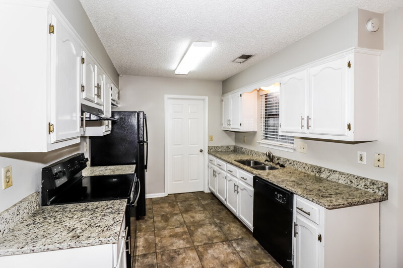 1,590/Mo, 4893 Barkshire Dr Memphis, TN 38141 Kitchen View