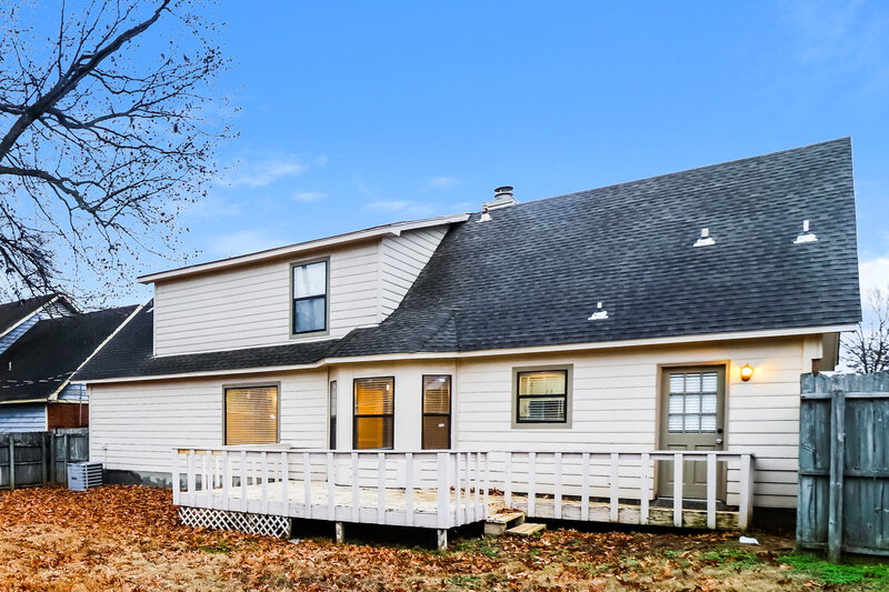 1,590/Mo, 4893 Barkshire Dr Memphis, TN 38141 Rear View