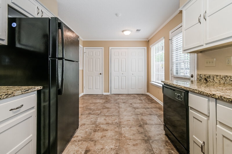 1,470/Mo, 4606 Ross Rd Memphis, TN 38141 Kitchen View 2