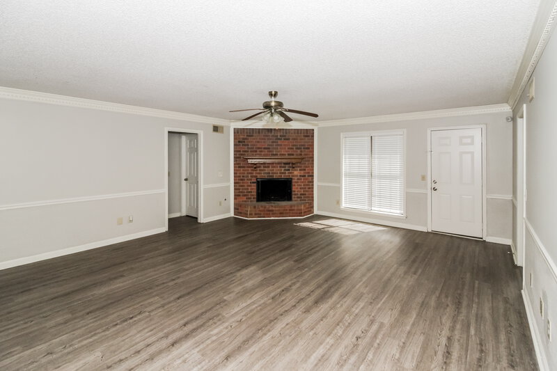 1,815/Mo, 4580 Blandford Dr Memphis, TN 38141 Living Room View