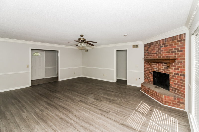 1,815/Mo, 4580 Blandford Dr Memphis, TN 38141 Living Room View 2