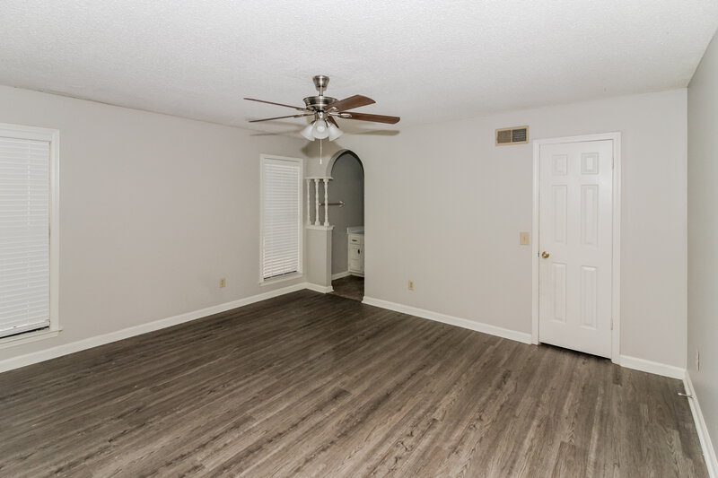 1,815/Mo, 4580 Blandford Dr Memphis, TN 38141 Main Bedroom View 2