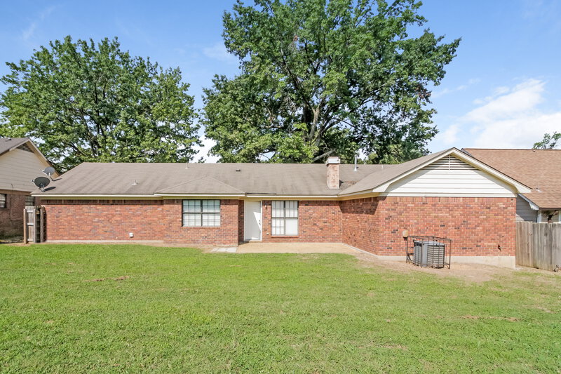 1,815/Mo, 4580 Blandford Dr Memphis, TN 38141 Rear View