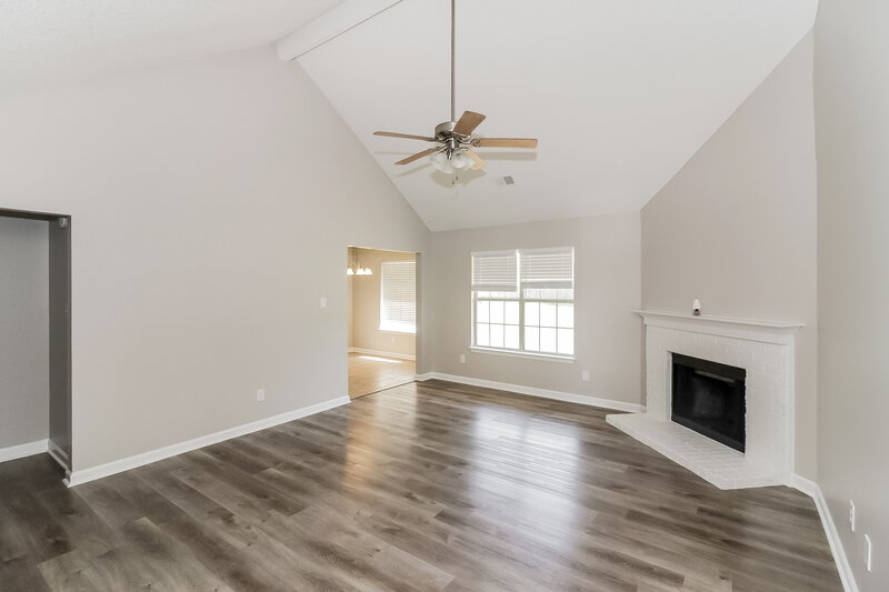 1,610/Mo, 6633 May Springs Dr Memphis, TN 38141 Living Room View 3