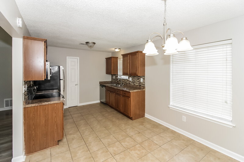 1,610/Mo, 6633 May Springs Dr Memphis, TN 38141 Dining Room View 2