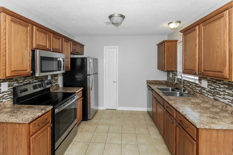 1,610/Mo, 6633 May Springs Dr Memphis, TN 38141 Kitchen View