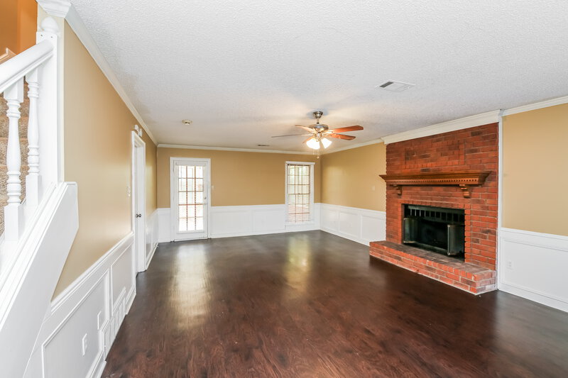 2,185/Mo, 2045 Shetland Cove Cordova, TN 38016 Living Room View